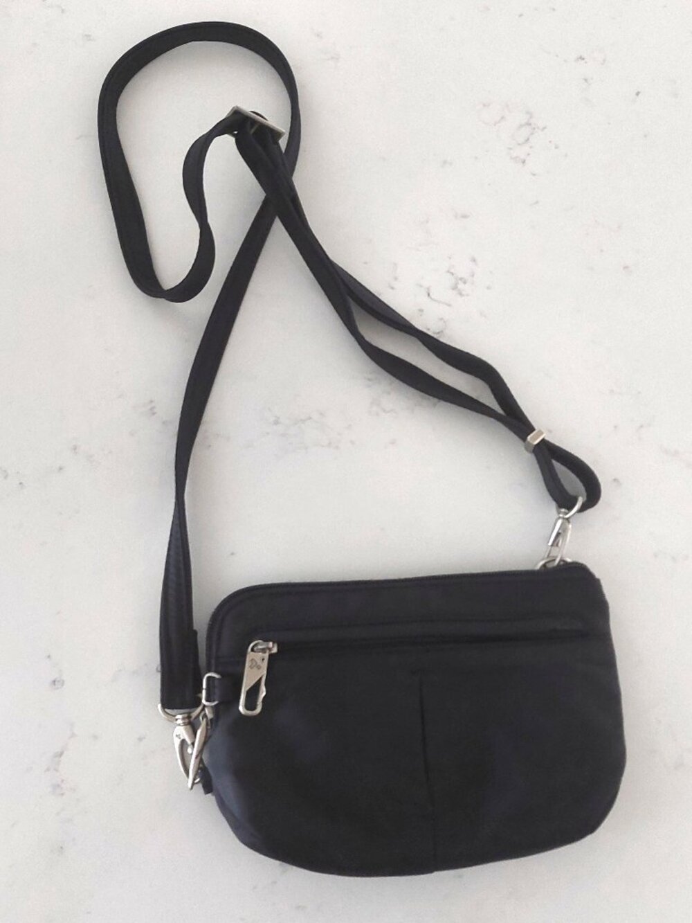 TRAVELON Classic Small Antitheft Security Travel Crossbody Purse Bag Black EUC